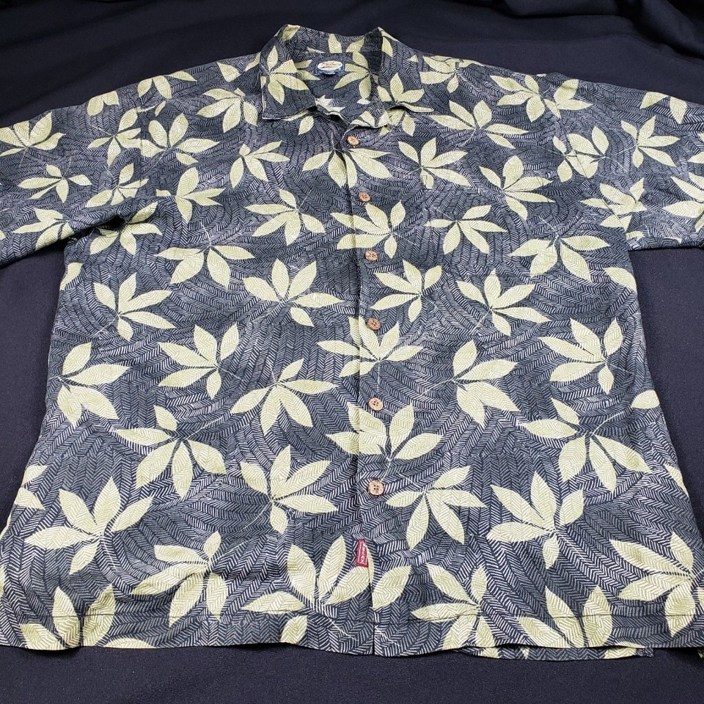 Tommy Bahama Hawaiian Button Up Shirt